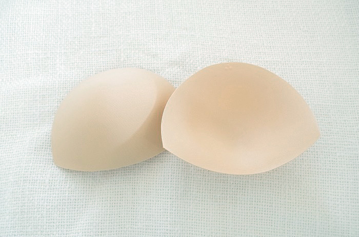 「交換用ブラパッド(カップ)」【S・M・L・LL】<br><br>※現在、赤みのものから<br>メイン画像位のグレーがかった肌色のものに移行中です。
